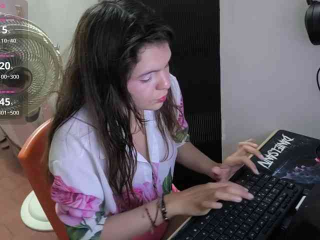 Zeldaprincess77 webcam