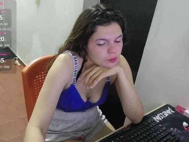 Zeldaprincess77 webcam