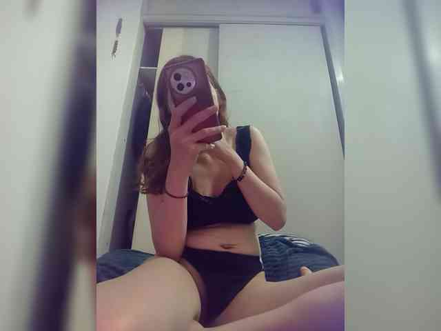 Zeldaprincess77 webcam