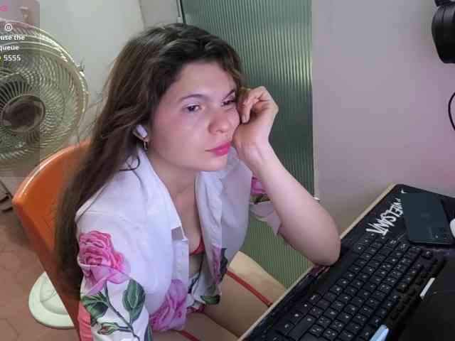 Zeldaprincess77 webcam