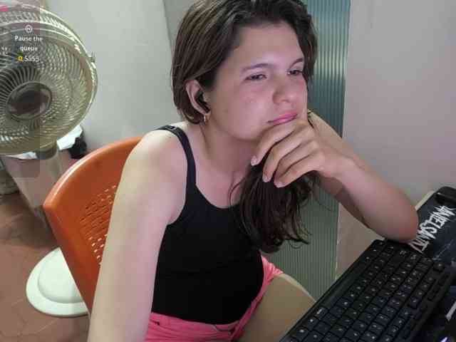 Zeldaprincess77 webcam