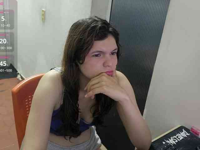 Zeldaprincess77 webcam