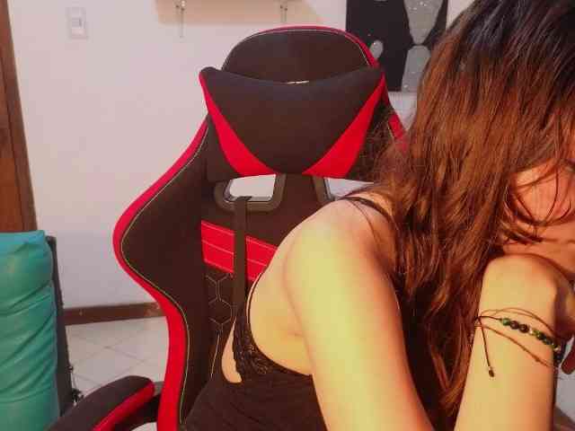 Zeldaprincess77 webcam