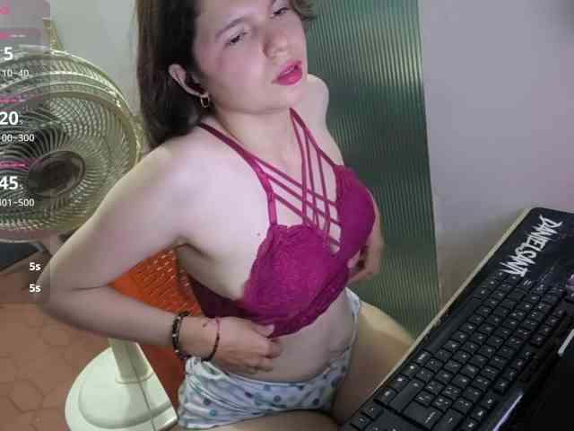 Zeldaprincess77 webcam