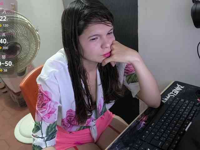 Zeldaprincess77 webcam