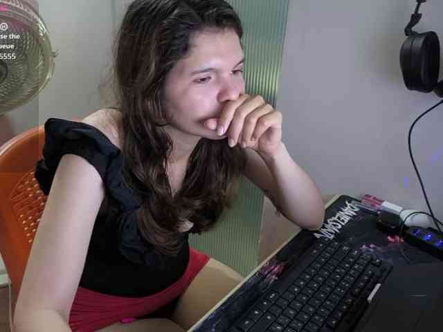 Zeldaprincess77 webcam