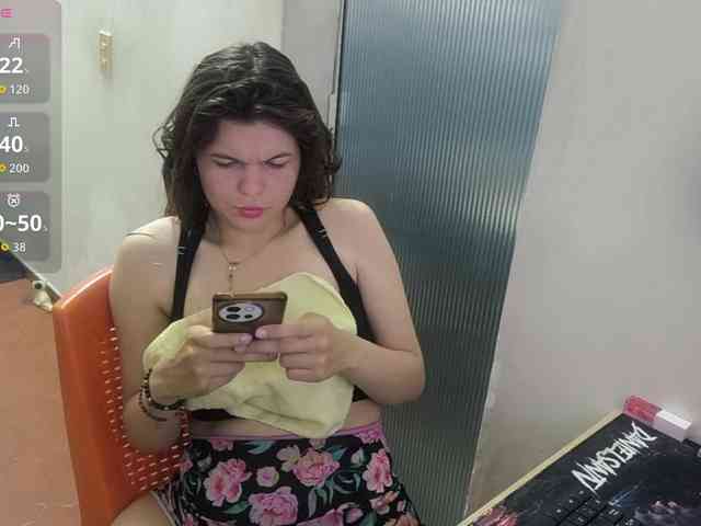 Zeldaprincess77 webcam