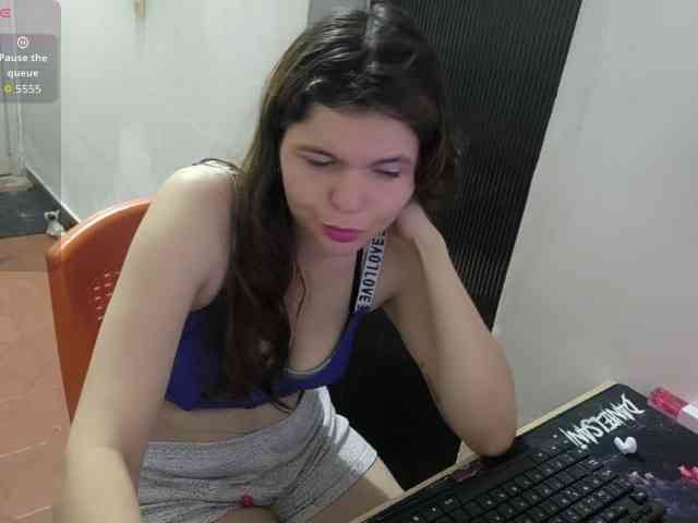 Zeldaprincess77 webcam