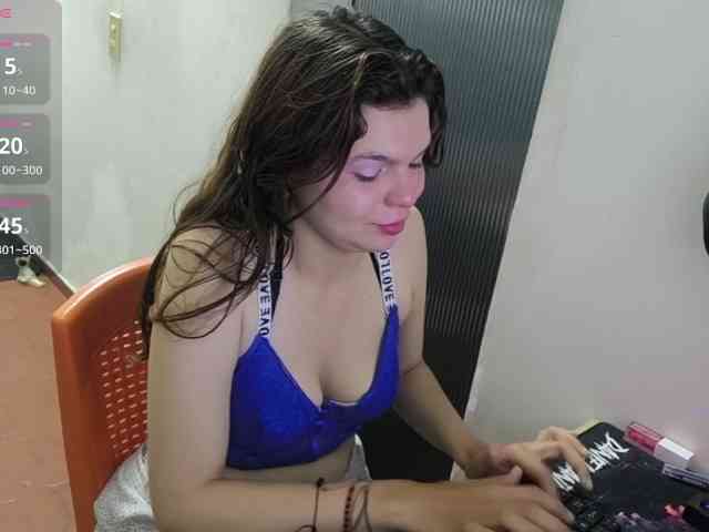 Zeldaprincess77 webcam