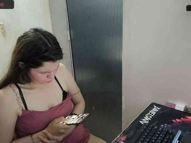 Zeldaprincess77 webcam