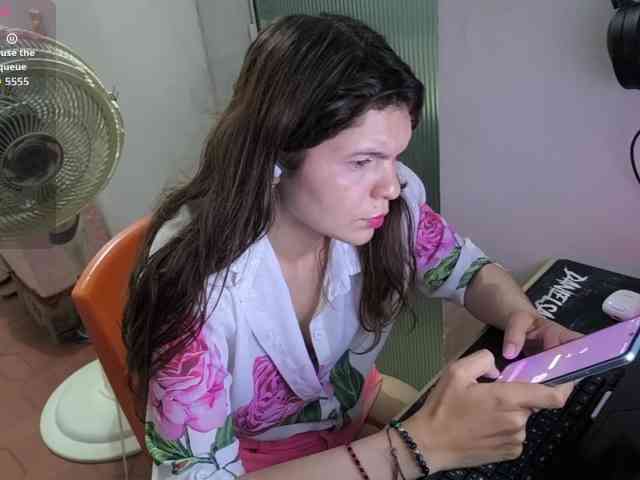 Zeldaprincess77 webcam