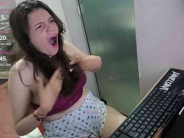 Zeldaprincess77 webcam