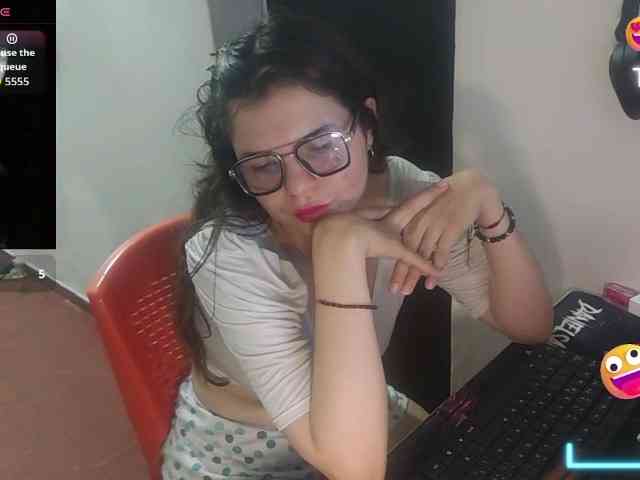 Zeldaprincess77 webcam