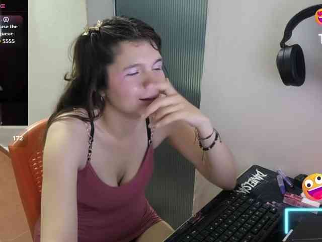 Zeldaprincess77 webcam