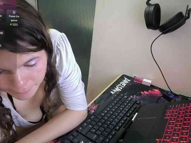 Zeldaprincess77 webcam