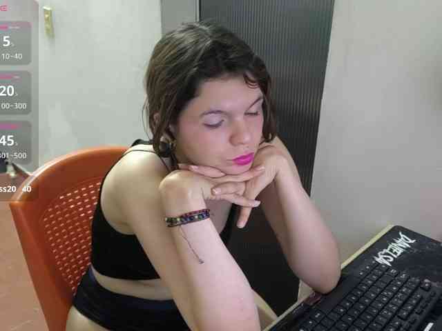 Zeldaprincess77 webcam