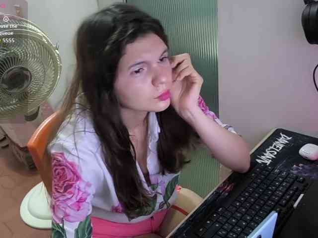 Zeldaprincess77 webcam
