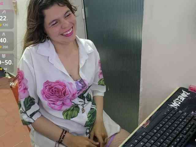 Zeldaprincess77 webcam