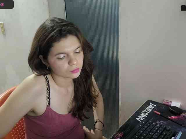 Zeldaprincess77 webcam