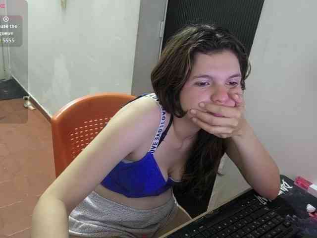 Zeldaprincess77 webcam