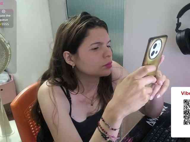 Zeldaprincess77 webcam