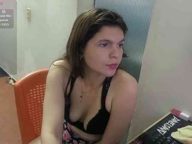 Zeldaprincess77 webcam
