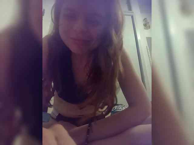 Zeldaprincess77 webcam