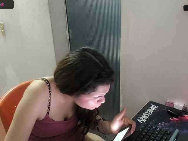 Zeldaprincess77 webcam