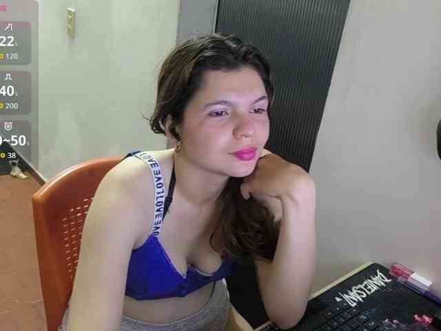 Zeldaprincess77 webcam