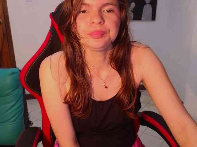 Zeldaprincess77 webcam