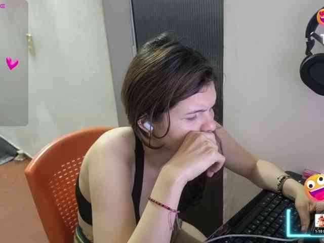 Zeldaprincess77 webcam