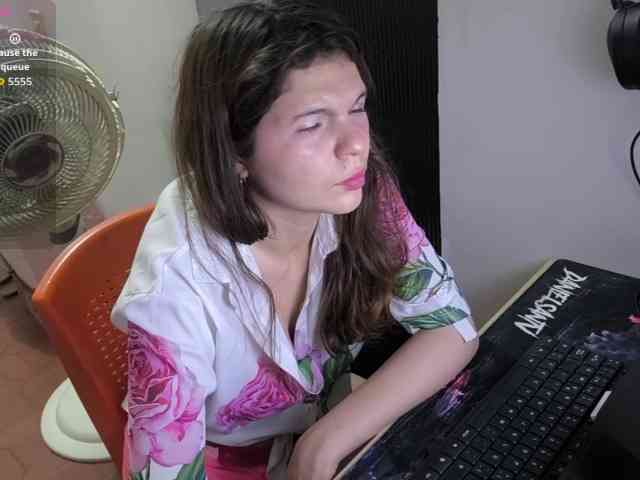 Zeldaprincess77 webcam