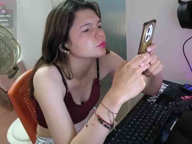 Zeldaprincess77 webcam