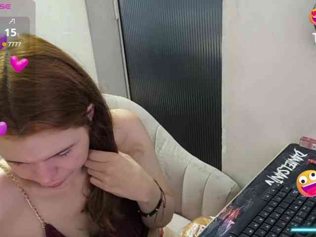 Zeldaprincess77 webcam