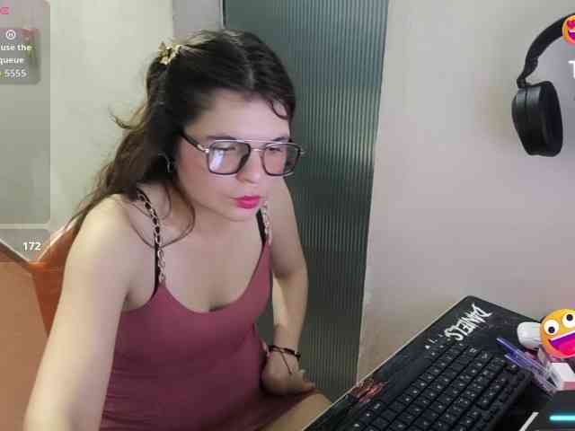 Zeldaprincess77 webcam