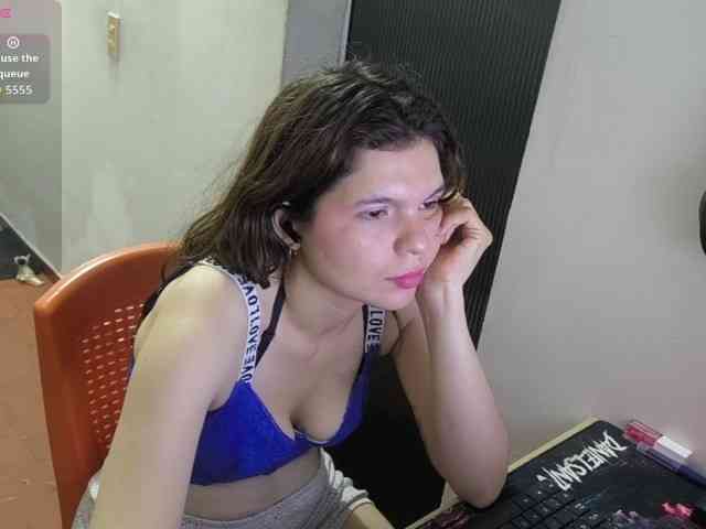 Zeldaprincess77 webcam