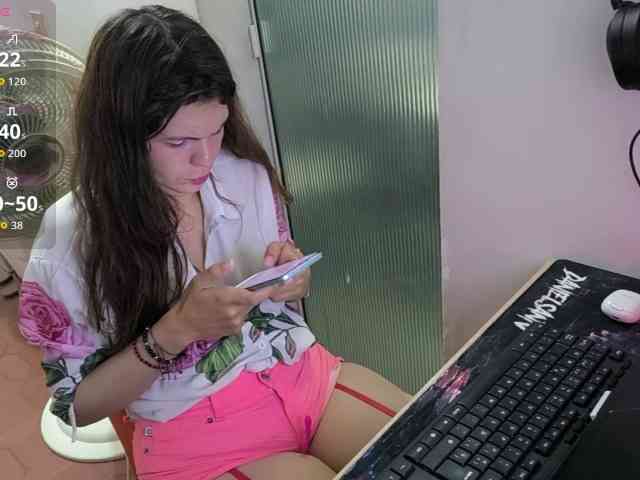 Zeldaprincess77 webcam