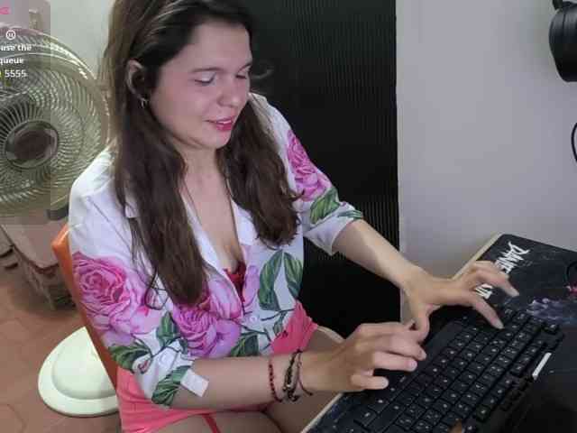 Zeldaprincess77 webcam