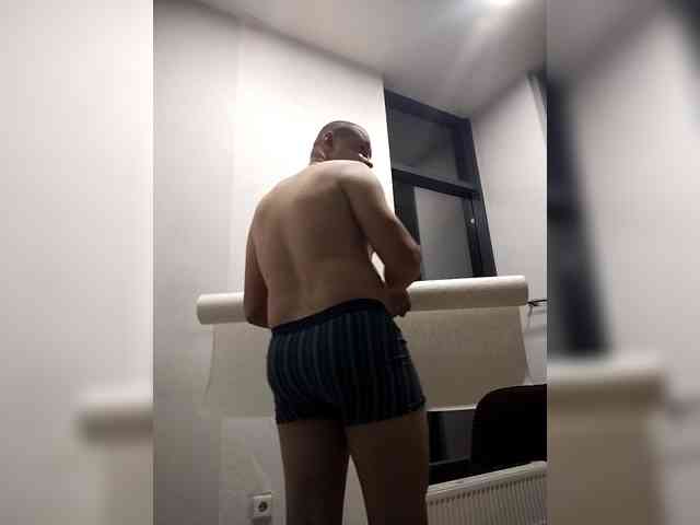 Aleksandr70b