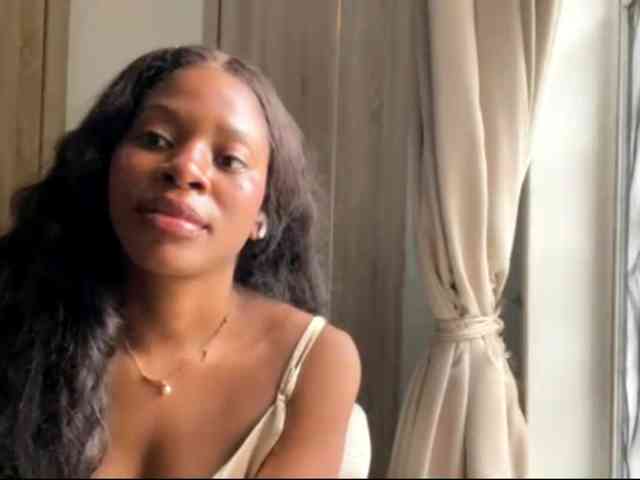 LeylaBrooks webcam