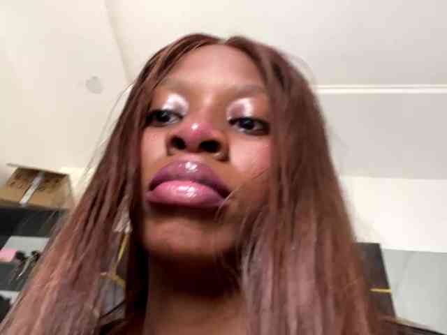 LeylaBrooks Live Webcam on BongaCams