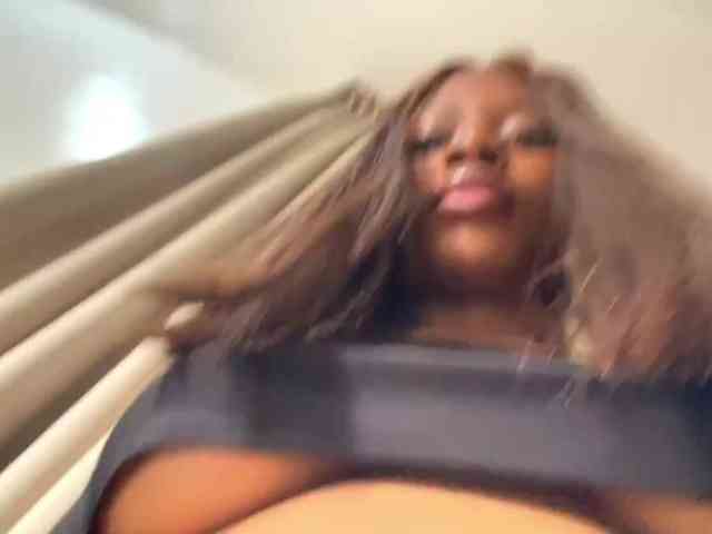 LeylaBrooks webcam