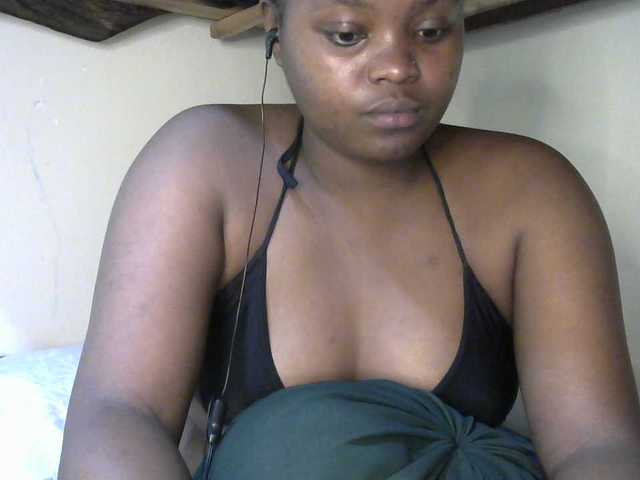 SlutyZari1 live cam preview