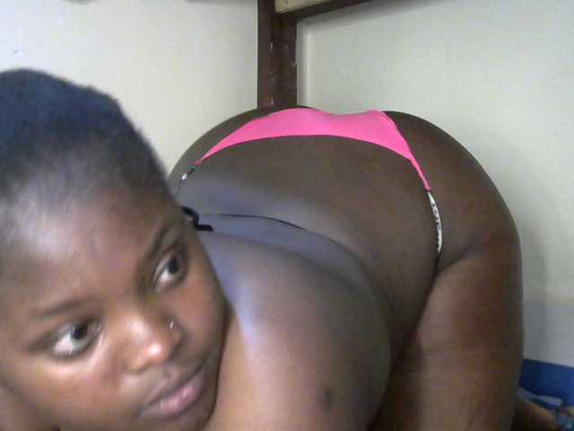 SlutyZari1