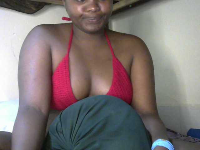 SlutyZari1 live cam on BongaCams