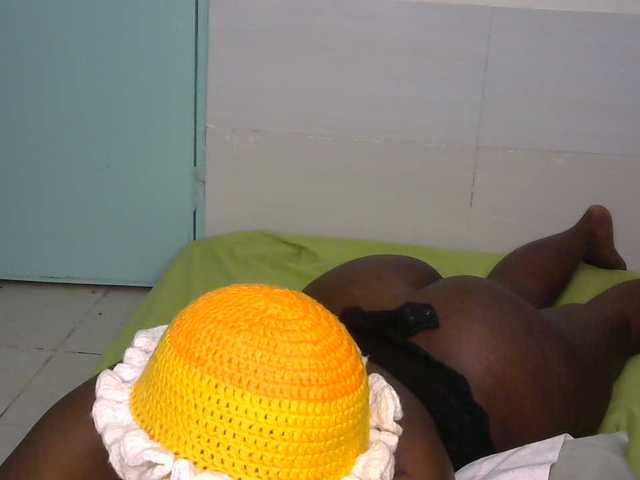 SlutyZari1