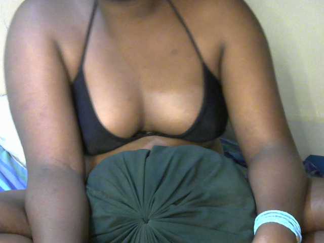 SlutyZari1