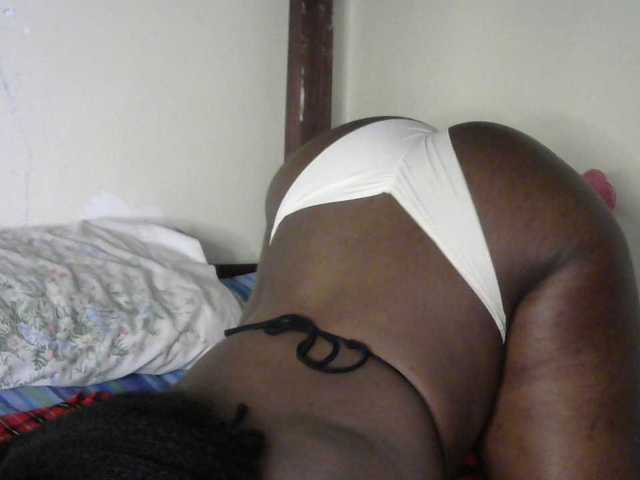 SlutyZari1 live cam on BongaCams