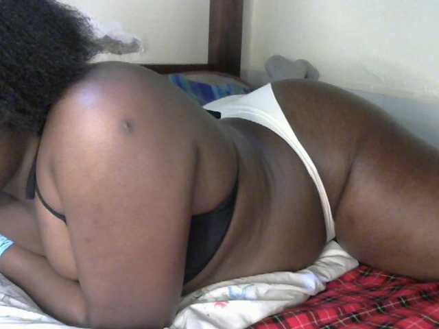 SlutyZari1 live cam on BongaCams