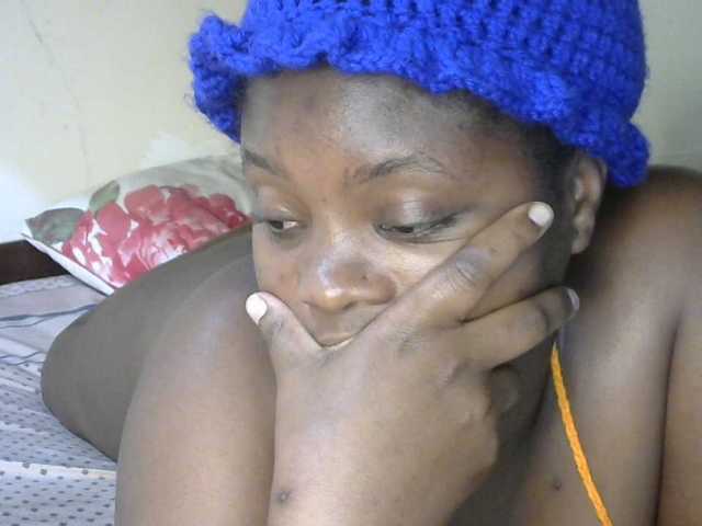 SlutyZari1 live cam on BongaCams